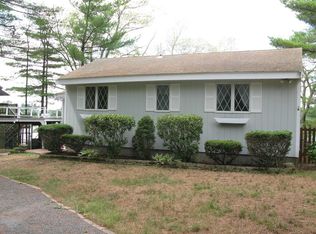 11 Lakeview Ter, Middleboro, MA 02346