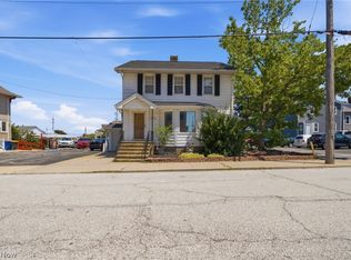 1415 Blossom Park Ave, Lakewood, OH 44107