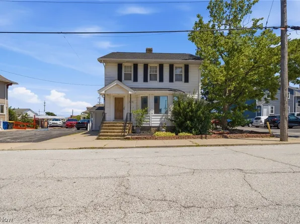 1415 Blossom Park Ave, Lakewood, OH 44107