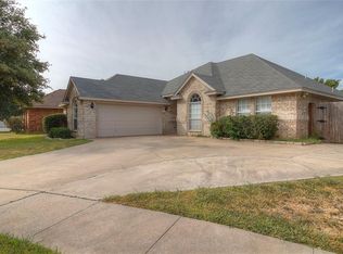 7655 Cypress Ct, North Richland Hills, TX 76182