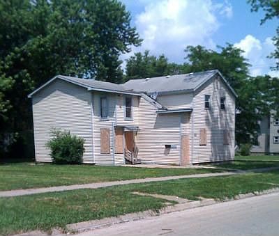 2nd image of 387 N Rosewood Ave
