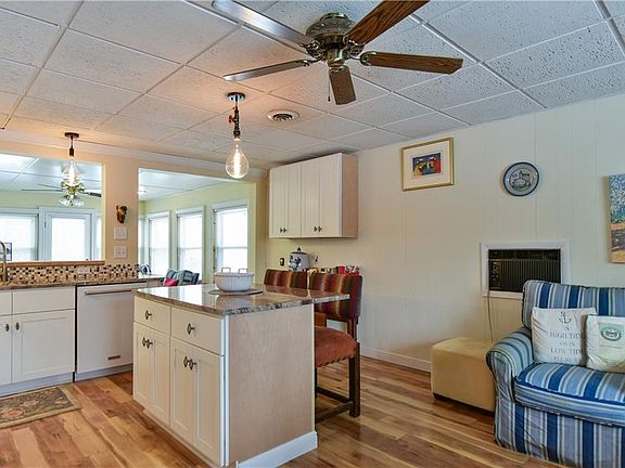 4th image of 452 Driftwood Ave