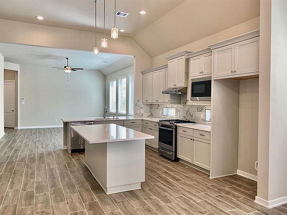 5th image of 8723 Fox Trail Dr