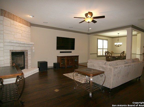 3rd image of 13900 Blakeville