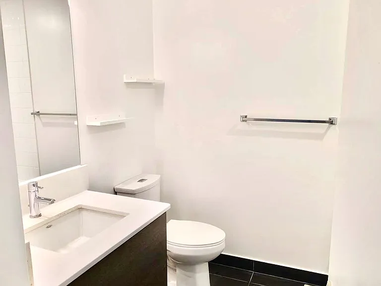 210 Simcoe St #2510 — Photo 8