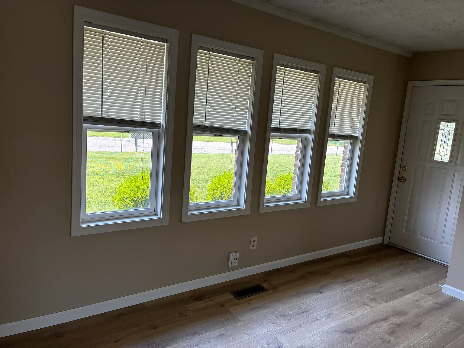 7060 S Manor Dr — Photo 3