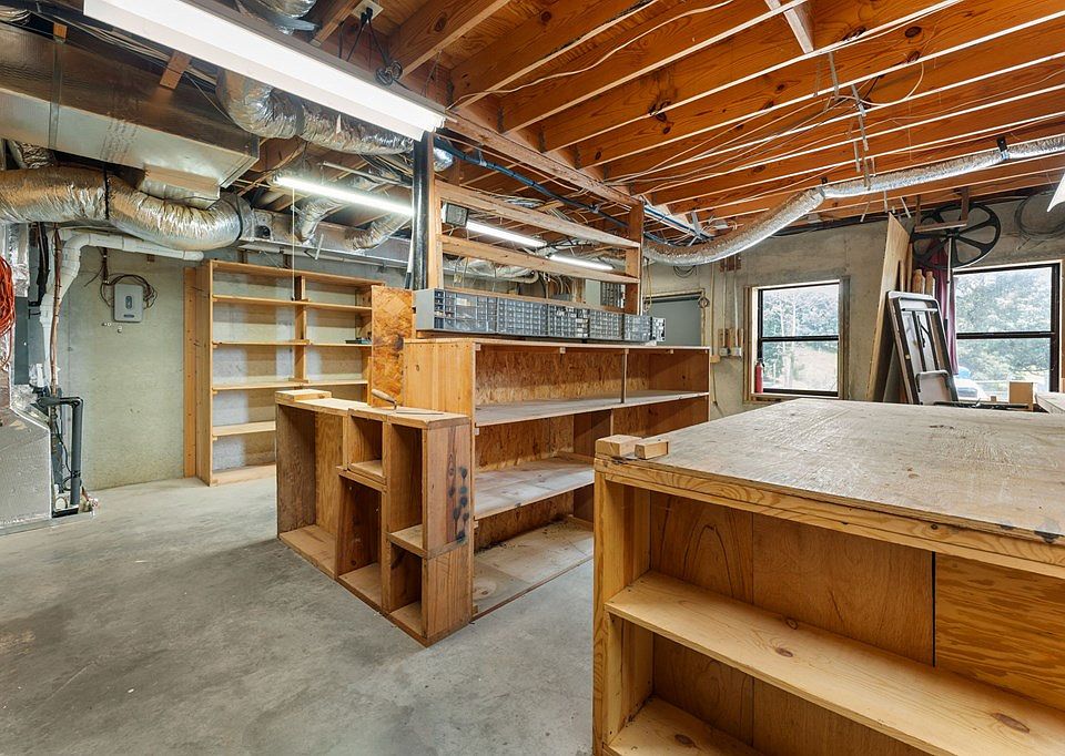 37th image of 102 Cross Creek Ln