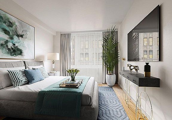 4th image of 320 W 38th St APT 611