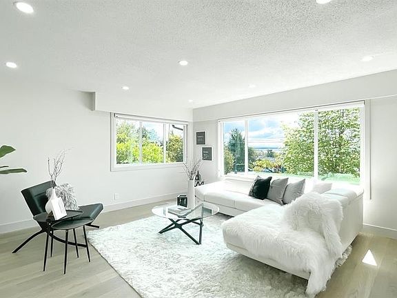 4th image of 15891 Pacific Ave