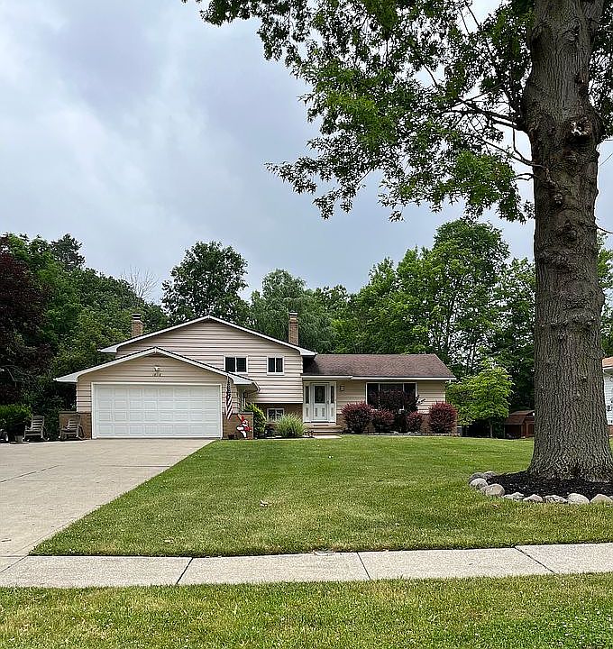 1st image of 18118 Bonnie Ln