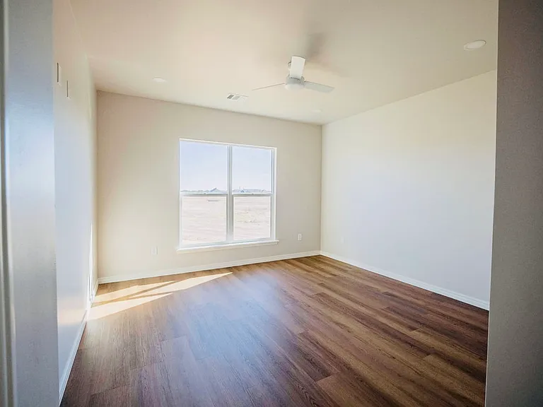 19001 Sierra Madre Dr — Photo 2