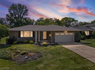 6210 Carlyle Dr, Seven Hills, OH 44131