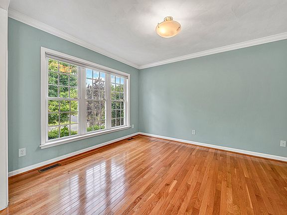5th image of 6316 Sandhurst Dr