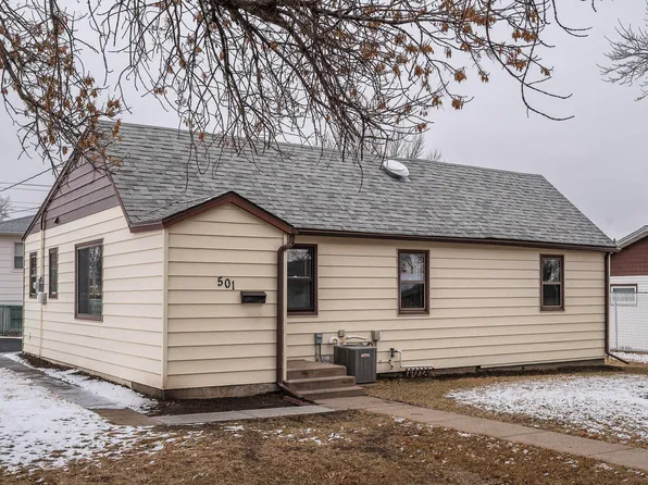 501 S 12th St, Bismarck, ND 58504
