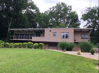 226 Meadow Ln, Springfield, OH 45505