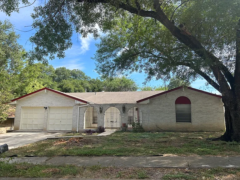 5927 Forest Knoll St — Photo 3