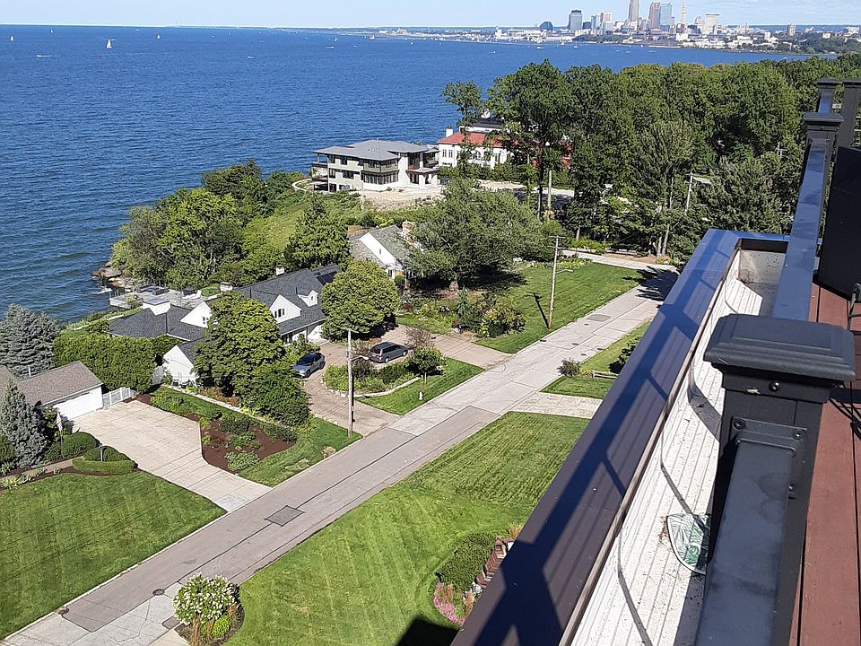 Rooftop deck view.