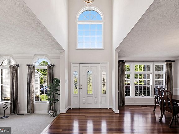 4th image of 5335 Sunnyfield Ct