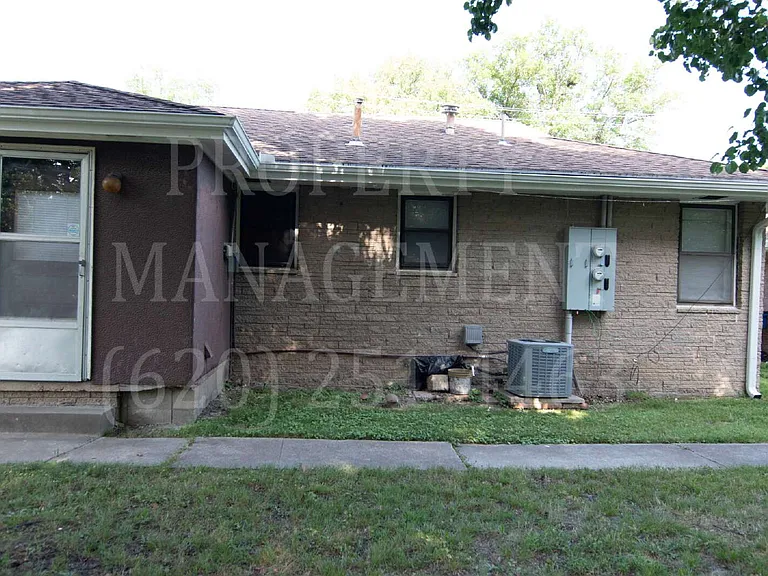 704 S Cline Rd — Photo 12