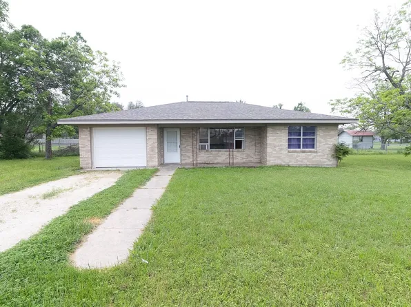415 Avenue E E, Rosebud, TX 76570