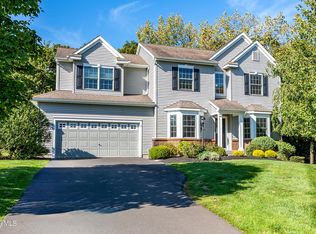 7 Siena Ln, Rensselaer, NY 12144