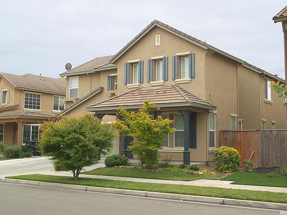 2nd image of 372 Cabernet Dr