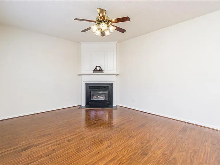 2880 Commonwealth Cir — Photo 6