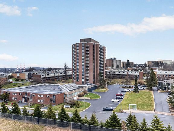 2nd image of 5572 N Ridge Rd #303