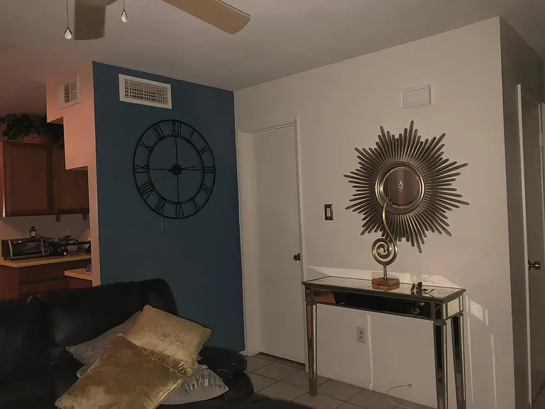 5926 W Golden Ln — Photo 7