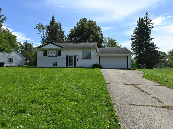 23580 Comstock Rd, Bedford Heights, OH 44146