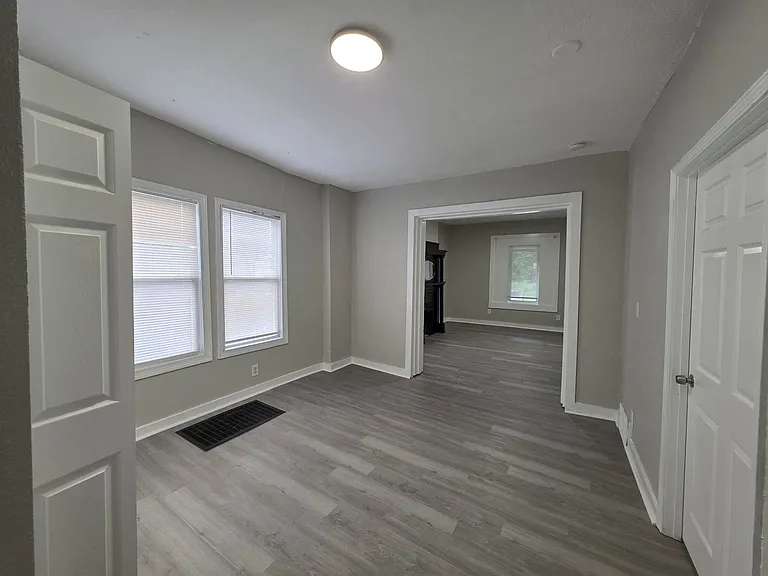 3417 Wabash Ave — Photo 6