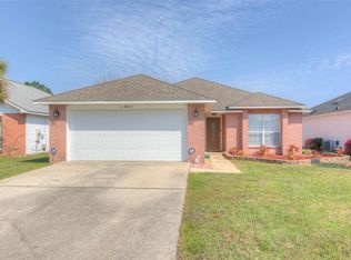 1944 Gulf Bay Ln, Pensacola, FL 32506