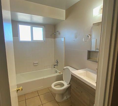 5th image of 25565 W Makapuu Pl