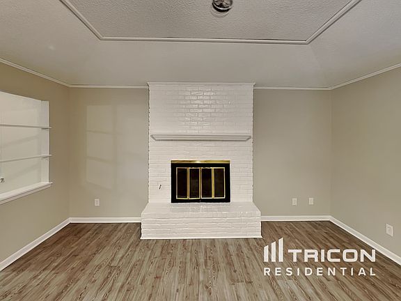 3rd image of 527 E Center St