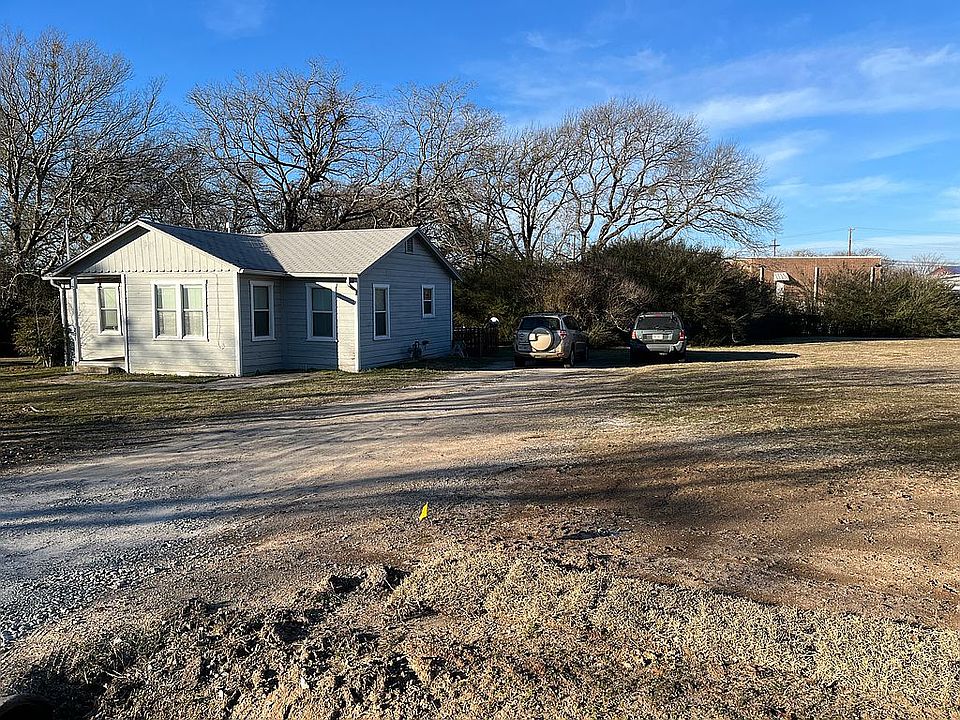 2nd image of 205 Locust St