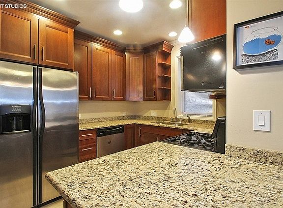 5th image of 5247 W Argyle St APT 1E