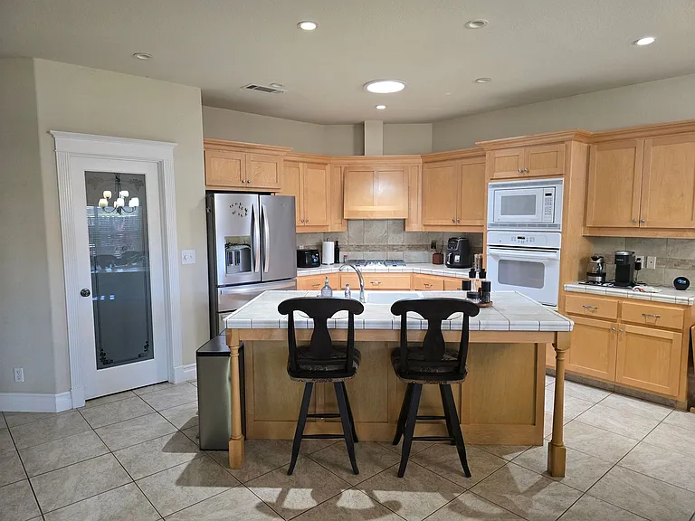 105 Sterling Oaks Dr — Photo 8