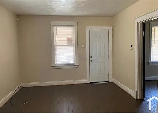 2140 Rosebud Ave — Photo 2