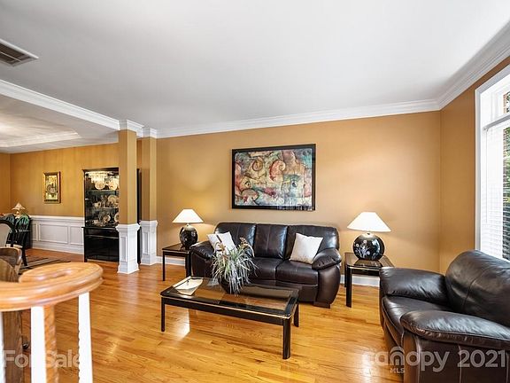 5th image of 2820 Providence View Ln