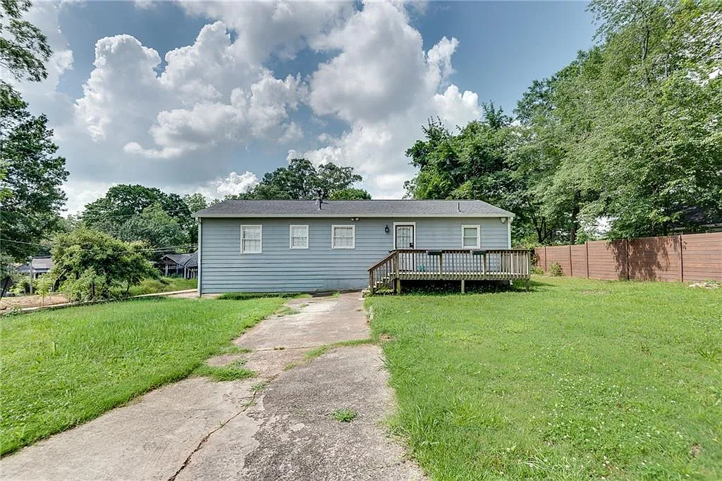 3 bed, 2.0 bath, 1125 sqft, $2,600 — Photo 4