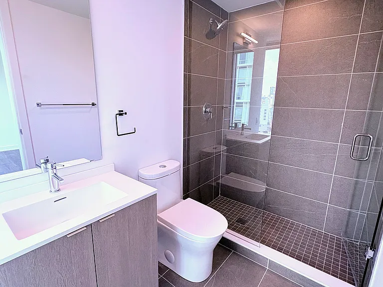 100 Queen St E #3310 — Photo 11