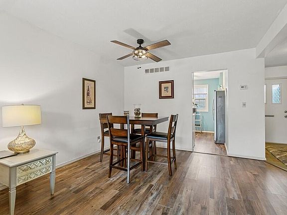 5th image of 2571 Stratford Dr #114