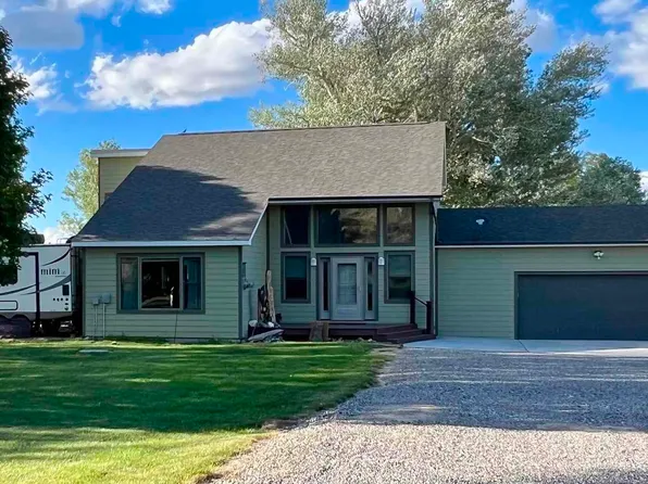 451 E River Rd, Thermopolis, WY 82443