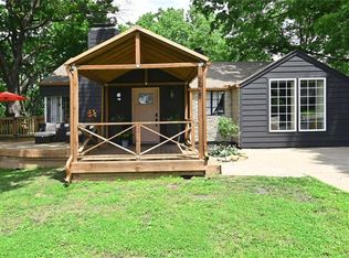 208 NW 83rd St, Kansas City, MO 64118