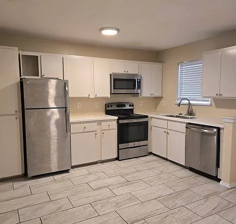 4600 N D St #25 — Photo 9