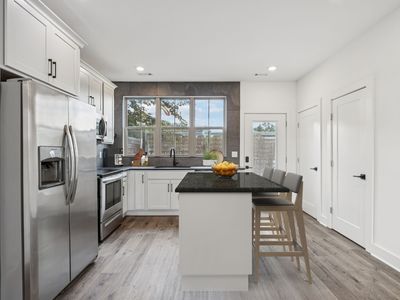 100 Thompson Ln #9, Nashville, TN, 37211