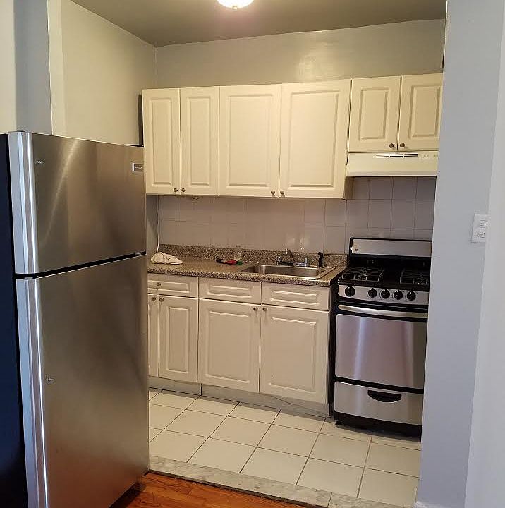2nd image of 3502 Kings Hwy APT E7