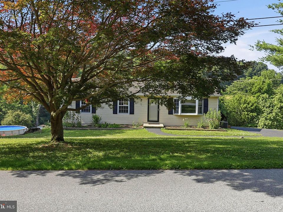 1st image of 408 Stone Hill Rd