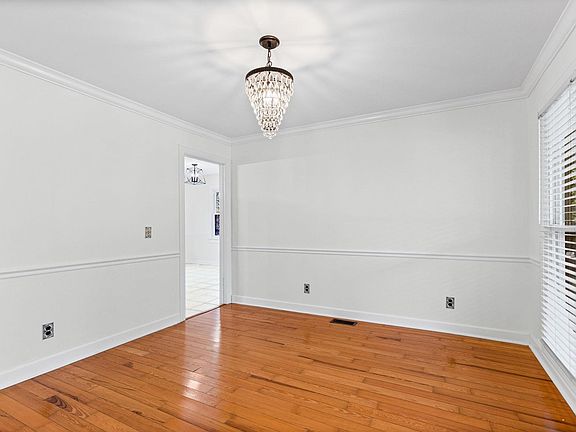 5th image of 505 Foxhound Rd