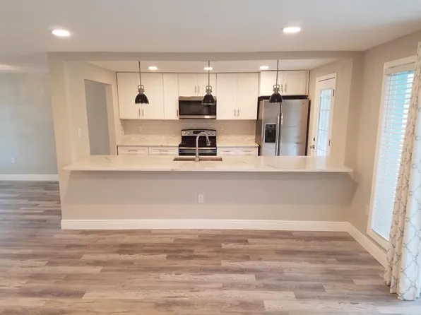 4465 Beacon Dr, Sarasota, FL 34232